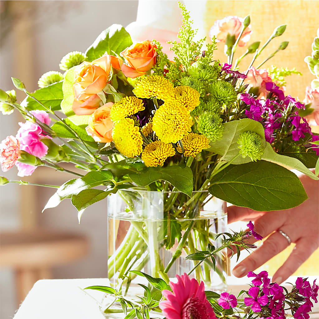 Bold & Bright – A Florist Original – NITA'S FLOWERS & GIFTS, Marlow OK