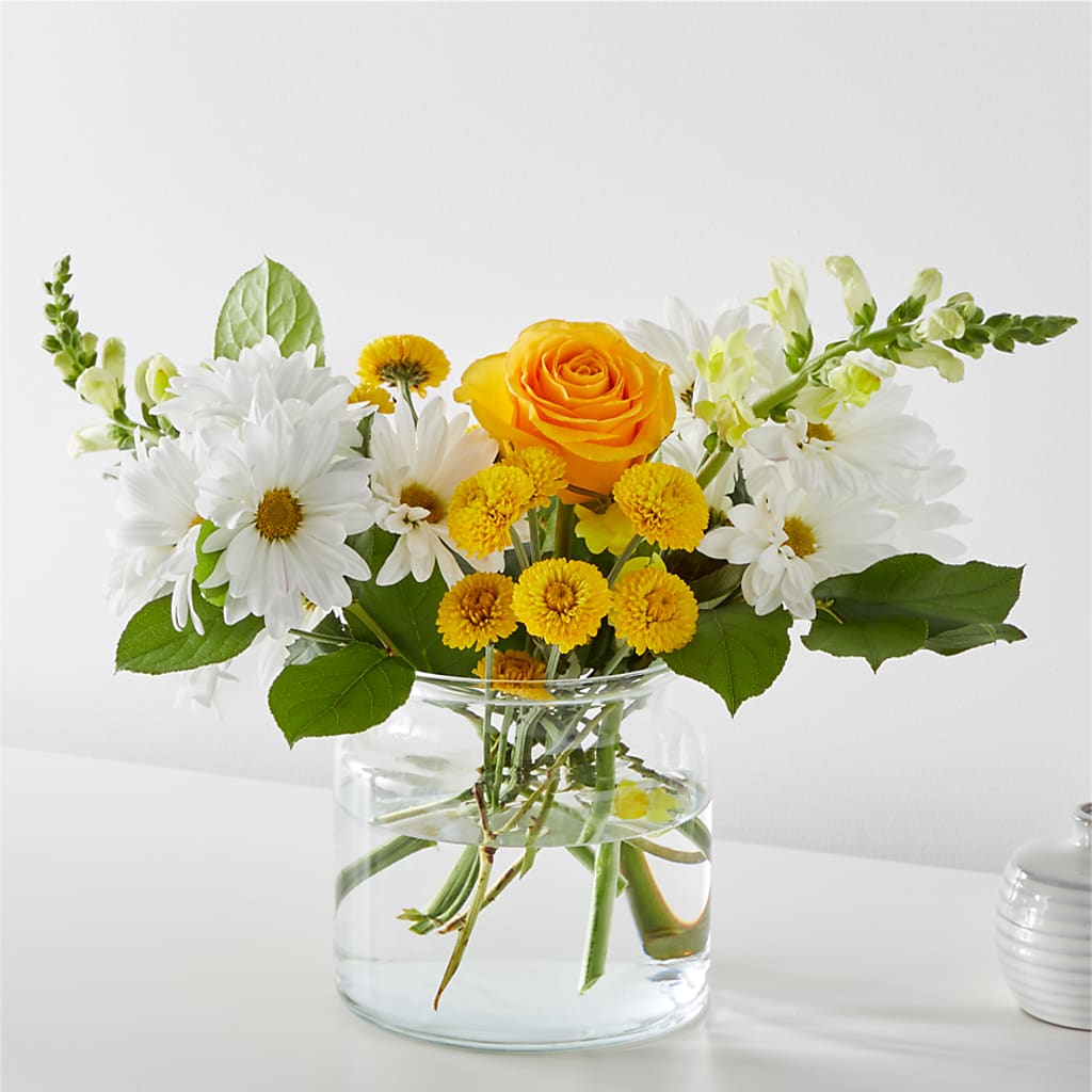 Sun Salutation Bouquet – NITA'S FLOWERS & GIFTS, Marlow OK