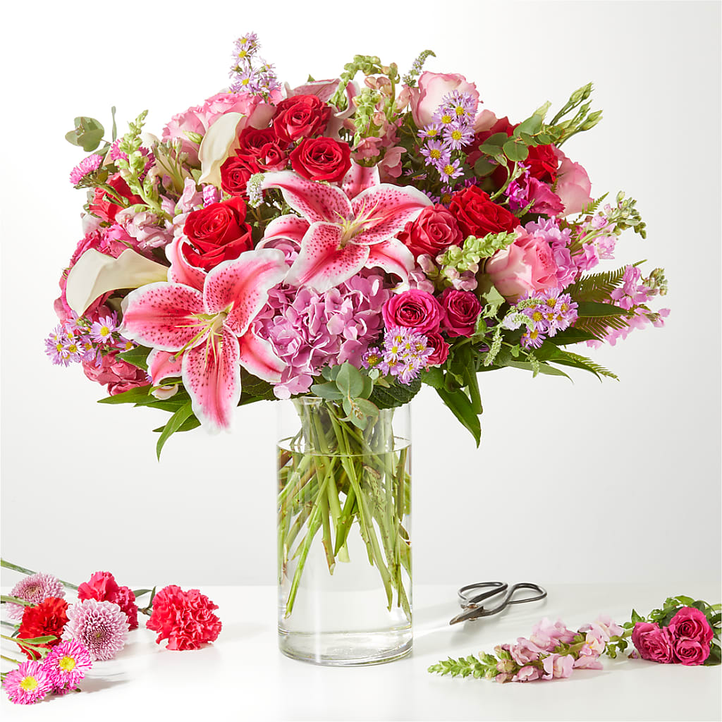 Swooning Over You - A Luxury Florist Original – NITA'S FLOWERS & GIFTS, Marlow OK