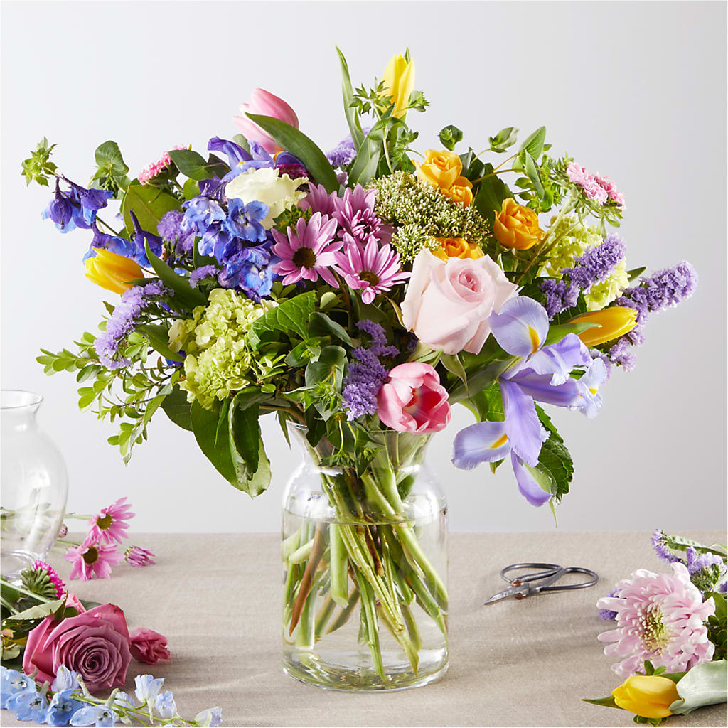 Pastel Tradition - A Florist Original – NITA'S FLOWERS & GIFTS, Marlow OK