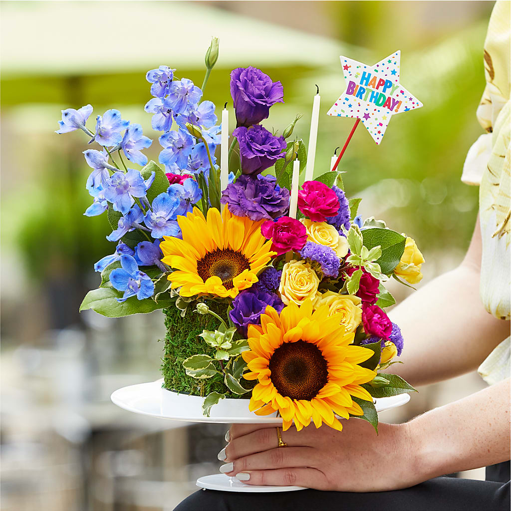 Star of the Day Floral Cake – NITA'S FLOWERS & GIFTS, Marlow OK