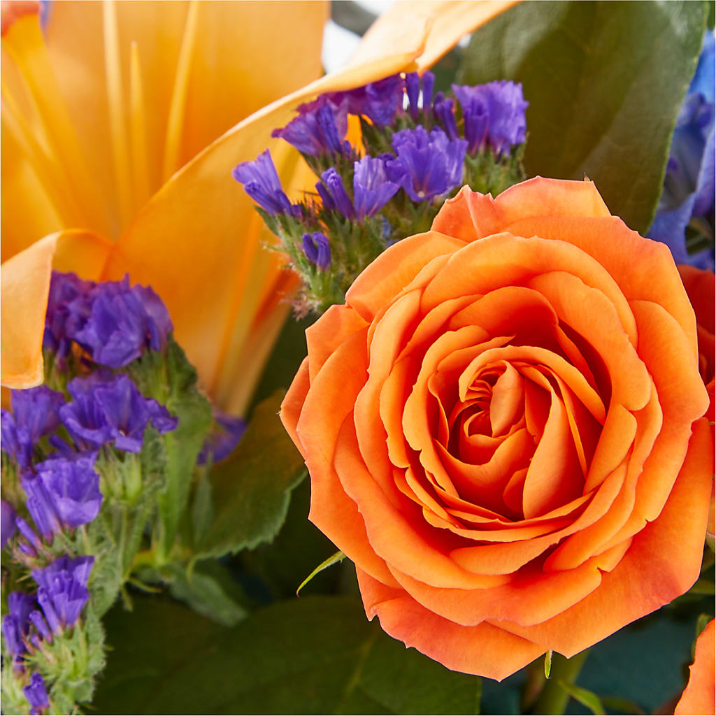 Radiant Citrus Box Bouquet – NITA'S FLOWERS & GIFTS, Marlow OK