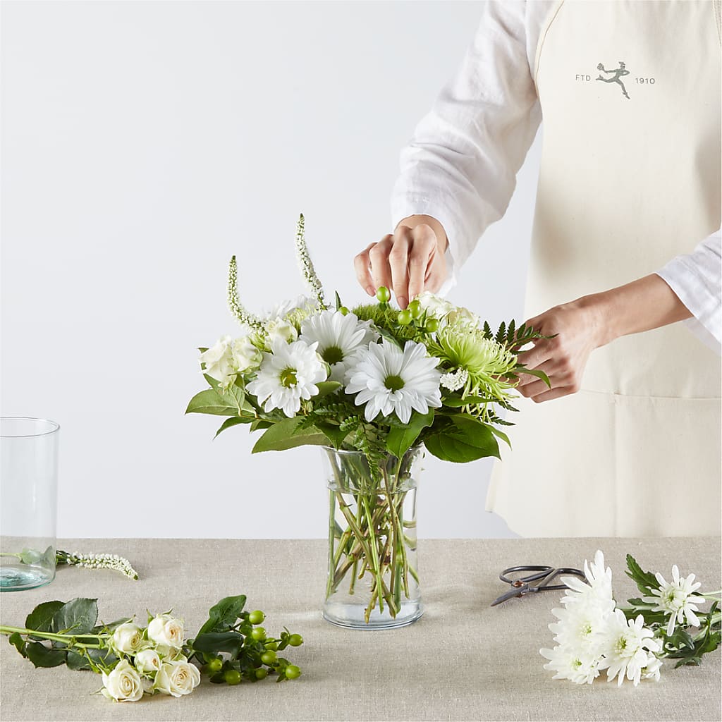 Irish Garden - A Florist Original – NITA'S FLOWERS & GIFTS, Marlow OK