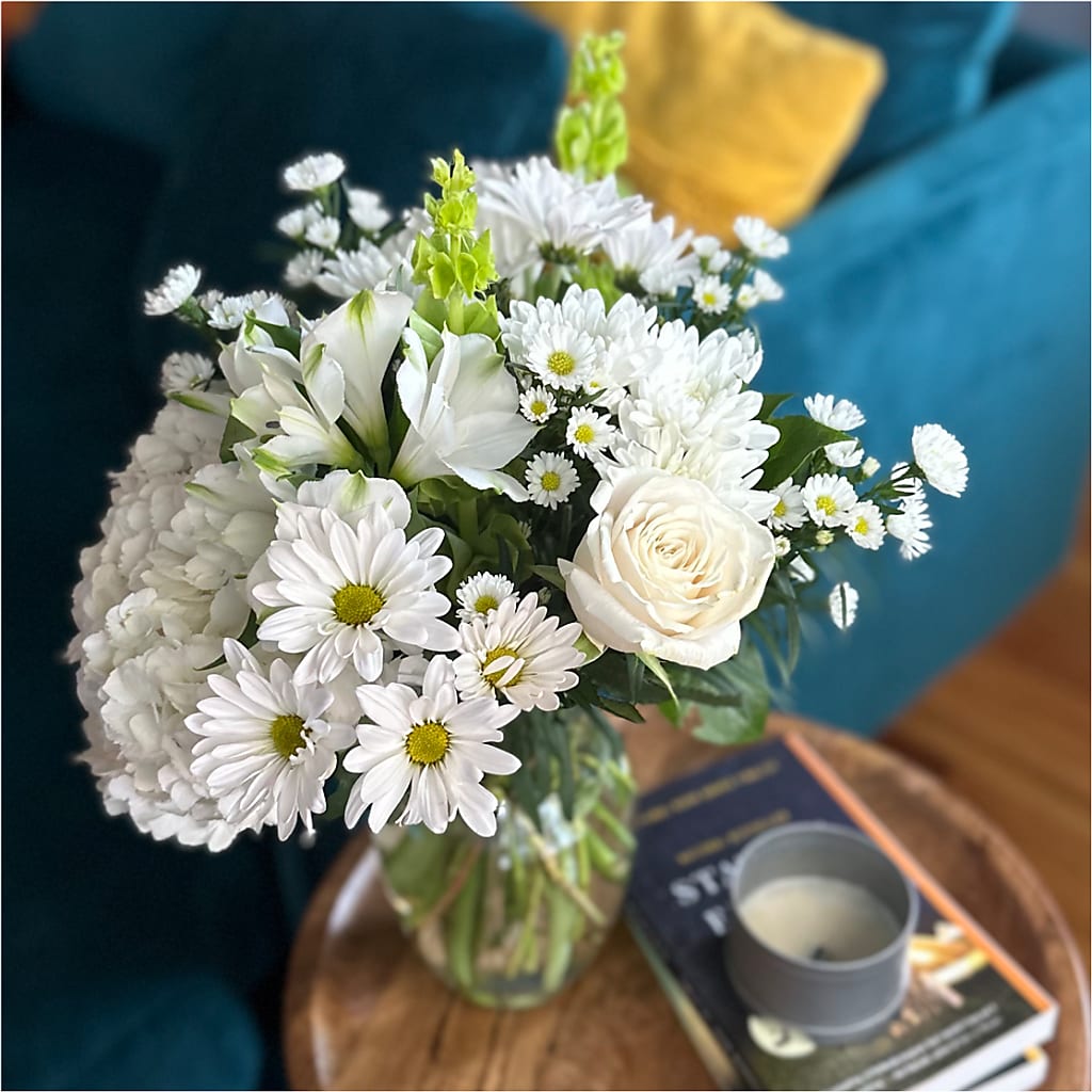 Classic Ivory – A Florist Original – NITA'S FLOWERS & GIFTS, Marlow OK