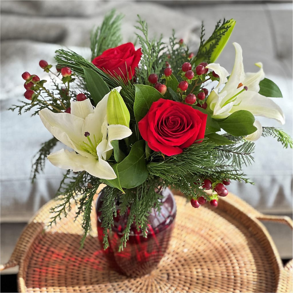 Evergreen Delight Bouquet – NITA'S FLOWERS & GIFTS, Marlow OK