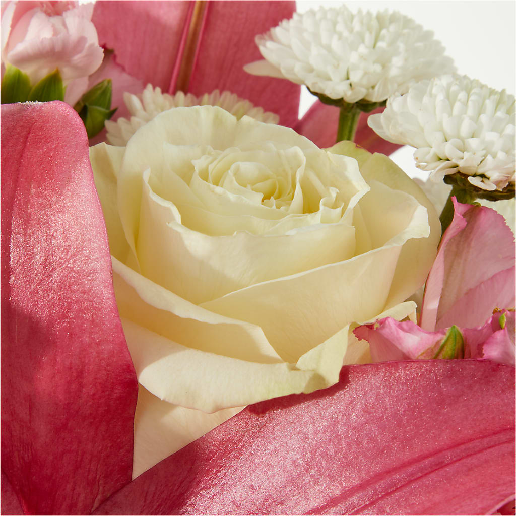 Piece of Cake Bouquet – NITA'S FLOWERS & GIFTS, Marlow OK