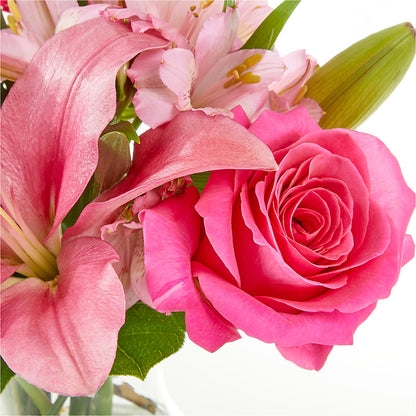 Lots of Love Bouquet – NITA'S FLOWERS & GIFTS, Marlow OK