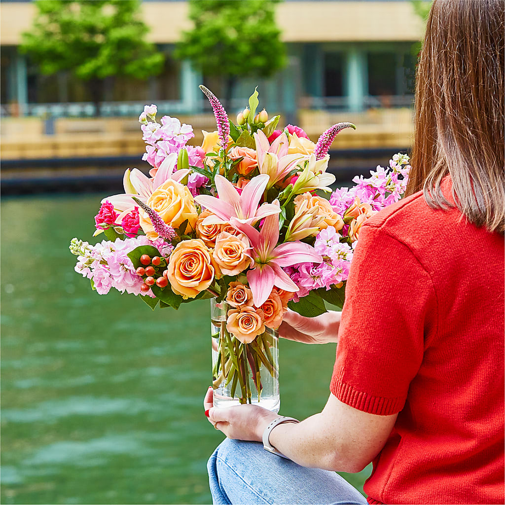 Bisous Bouquet – NITA'S FLOWERS & GIFTS, Marlow OK